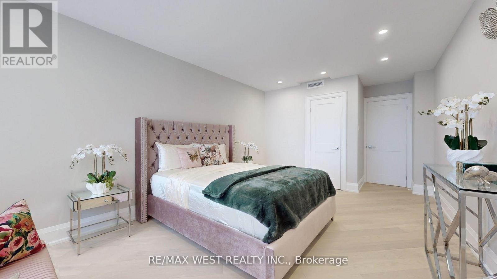 1403 - 900 Yonge Street, Toronto, Ontario  M4W 3P5 - Photo 32 - C12432473