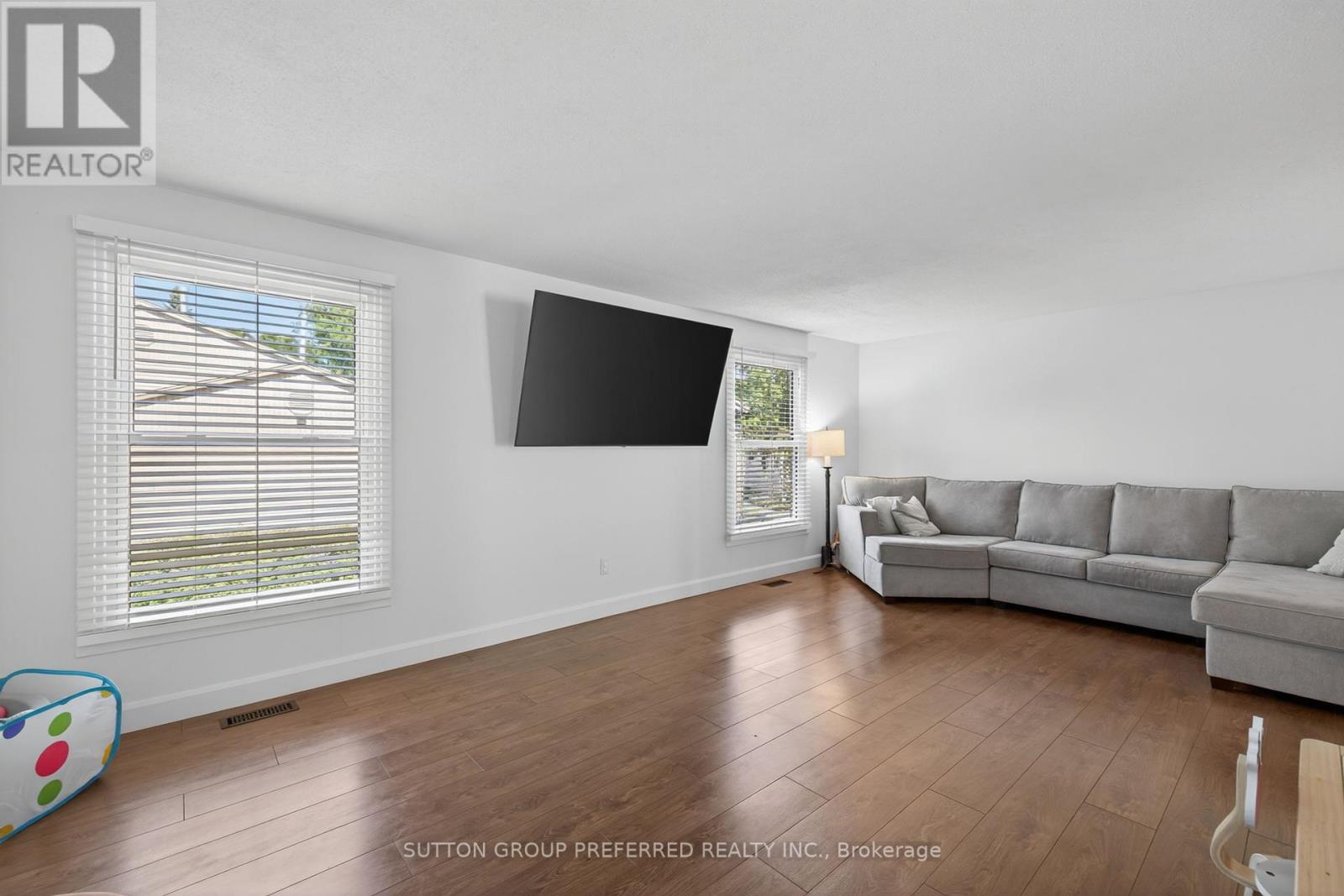 405 Everglade Crescent, London North, Ontario  N6H 4M8 - Photo 28 - X12432569