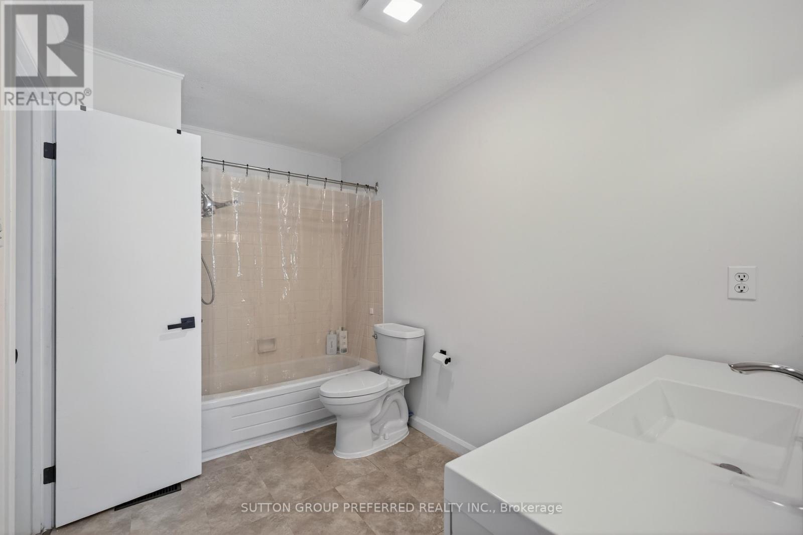 405 Everglade Crescent, London North, Ontario  N6H 4M8 - Photo 39 - X12432569