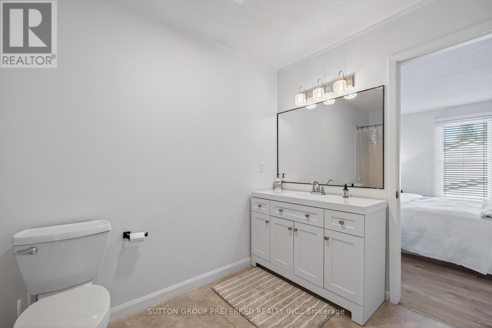 405 Everglade Crescent, London North, Ontario  N6H 4M8 - Photo 40 - X12432569