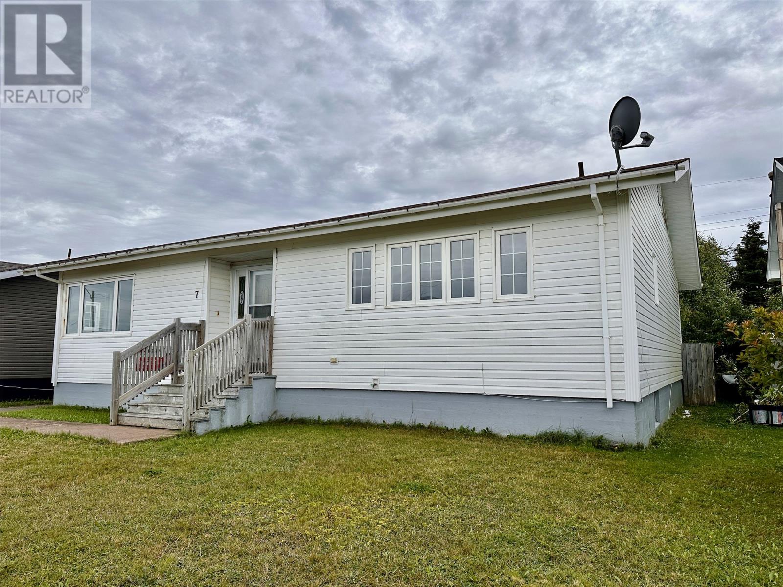 7 Courtney Street, Grand Bank, Newfoundland & Labrador  A0E 1W0 - Photo 1 - 1291001