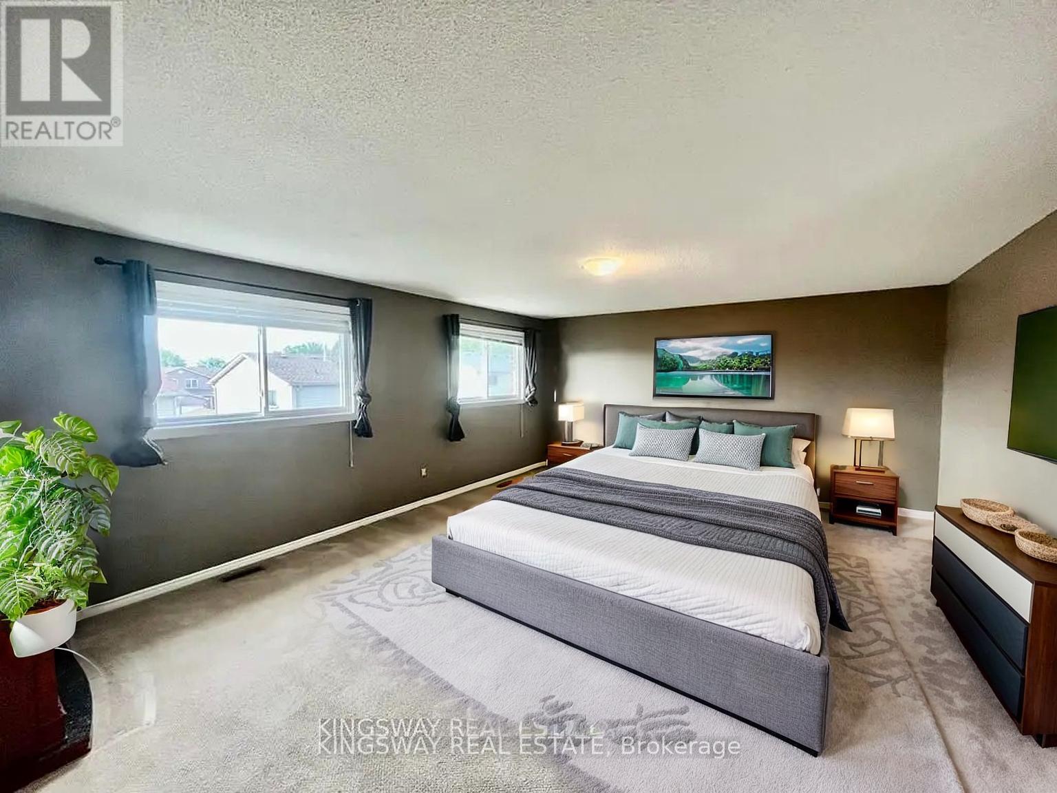 325 Salisbury Lane, Newmarket, Ontario  L3Y 8A6 - Photo 10 - N12432451