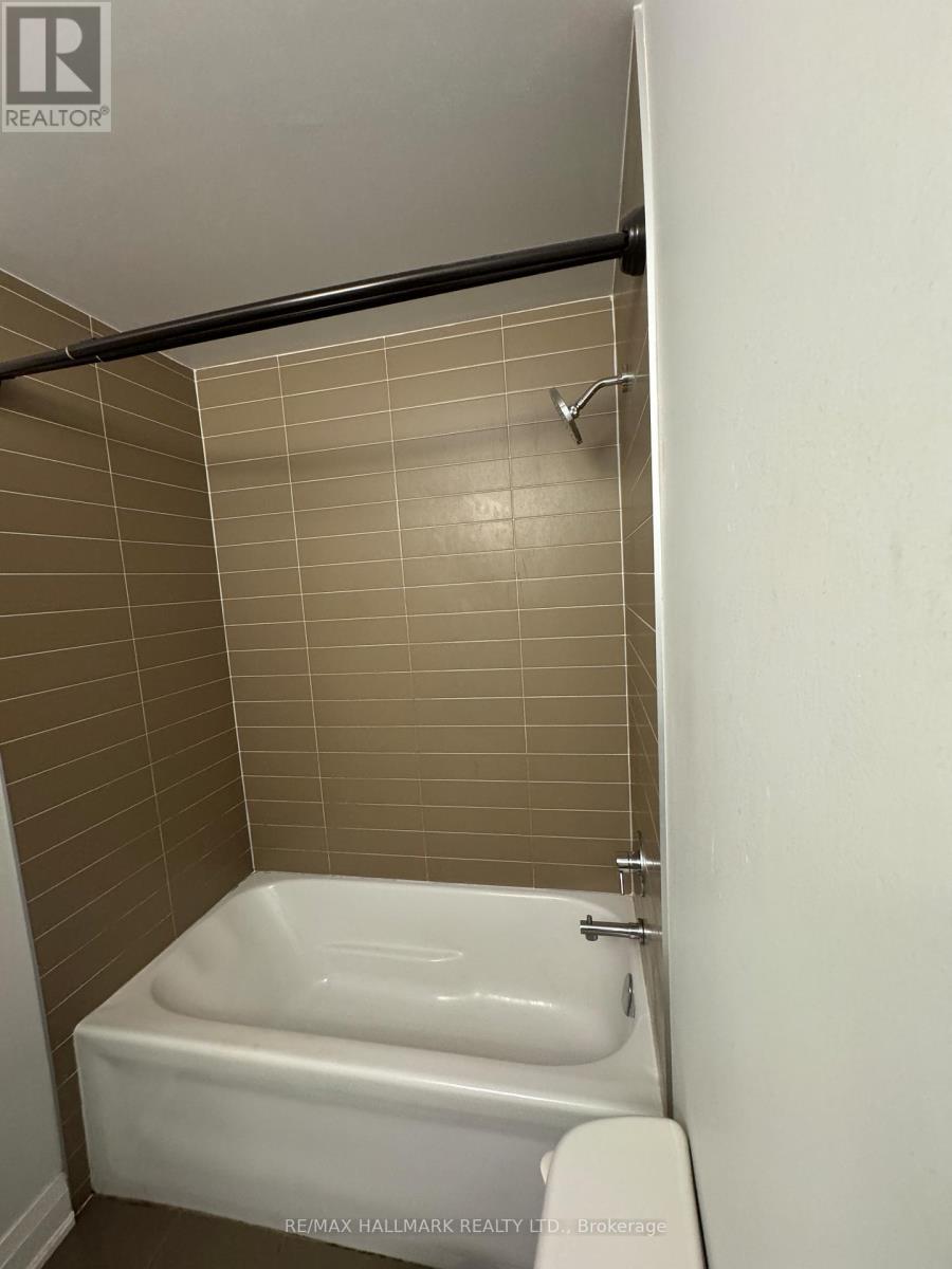 807 - 24 Woodstream Boulevard, Vaughan, Ontario  L4L 8C4 - Photo 9 - N12432459