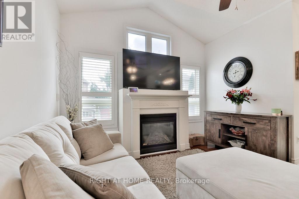 140 Moraine Drive, Vaughan, Ontario  L4H 2E6 - Photo 10 - N12432471