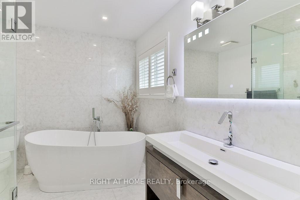 140 Moraine Drive, Vaughan, Ontario  L4H 2E6 - Photo 21 - N12432471