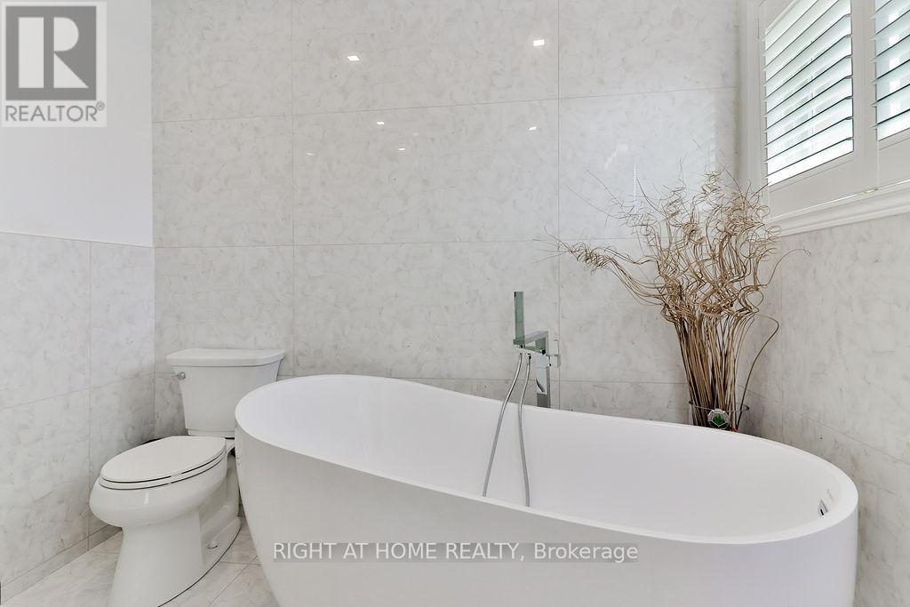 140 Moraine Drive, Vaughan, Ontario  L4H 2E6 - Photo 22 - N12432471
