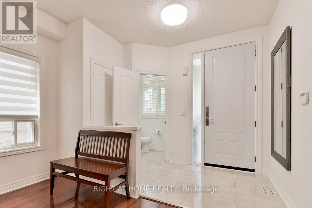 140 Moraine Drive, Vaughan, Ontario  L4H 2E6 - Photo 4 - N12432471