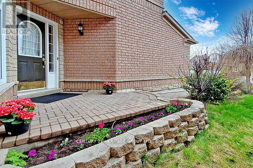 46 Rush Road, Aurora, Ontario  L4G 7G5 - Photo 1 - N12432498
