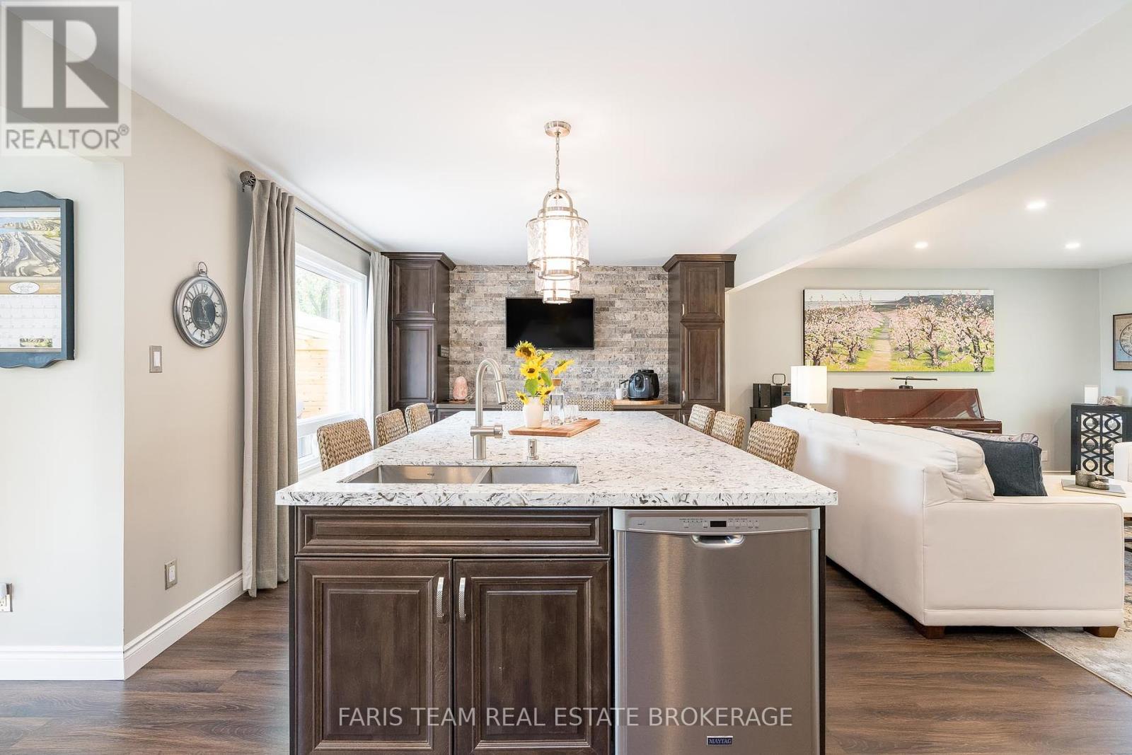 2032 Chantler Street, Innisfil, Ontario  L9S 1B5 - Photo 10 - N12432501