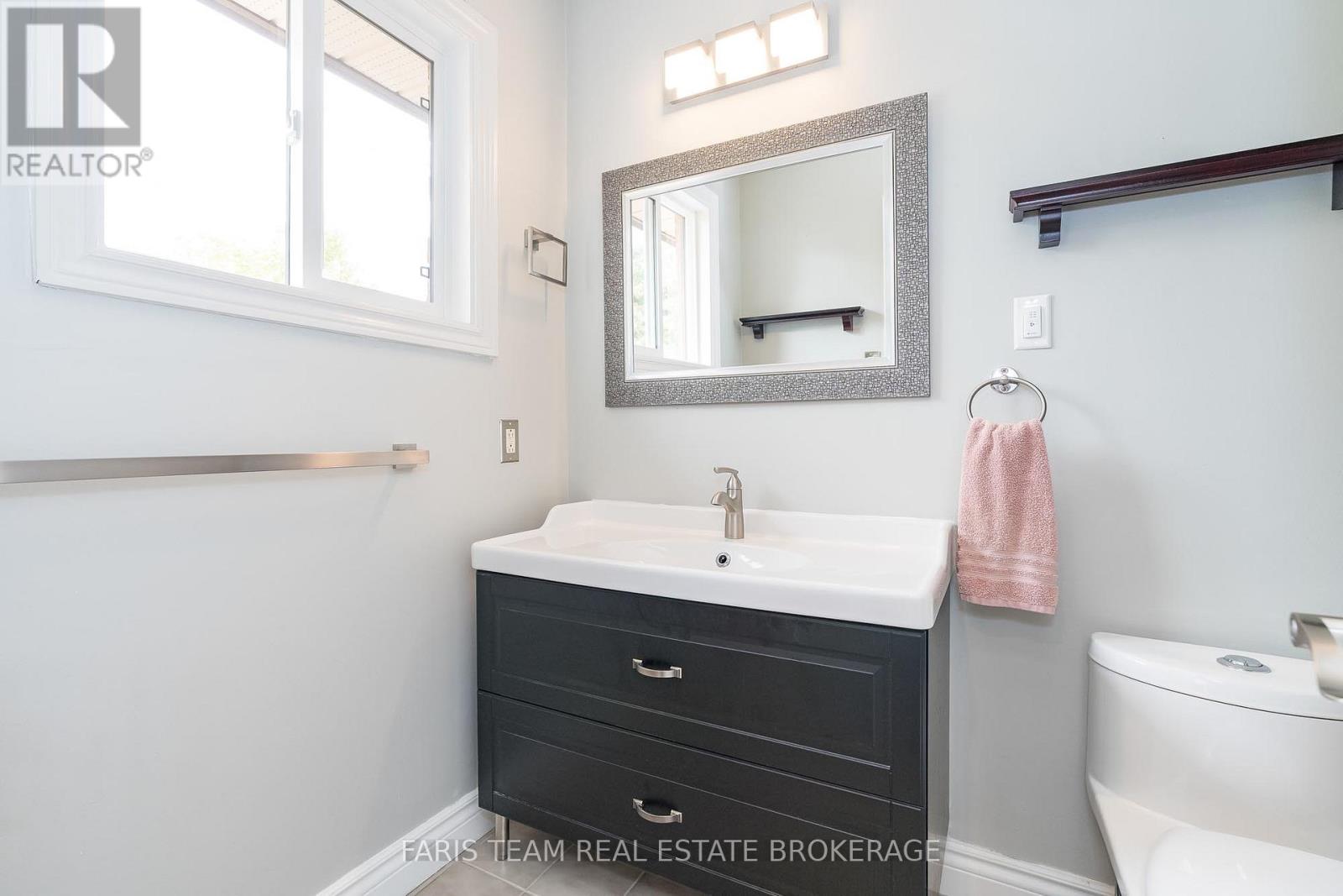 2032 Chantler Street, Innisfil, Ontario  L9S 1B5 - Photo 20 - N12432501