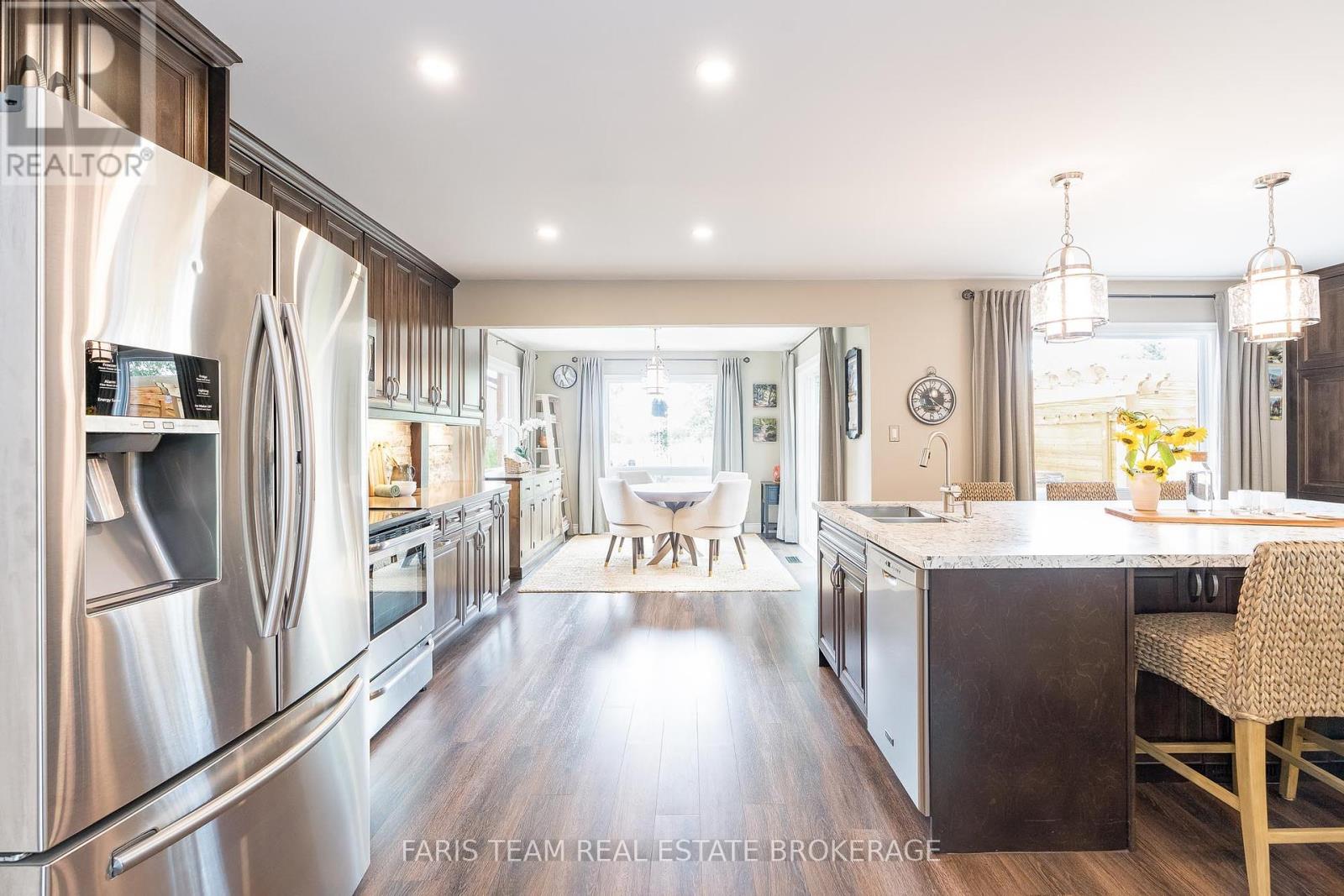 2032 Chantler Street, Innisfil, Ontario  L9S 1B5 - Photo 5 - N12432501
