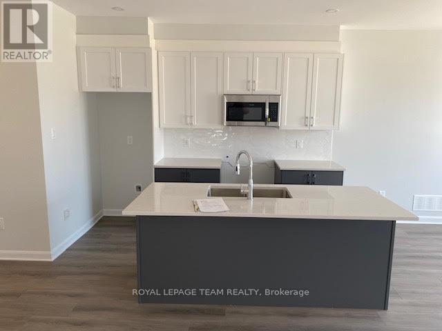 382 Clearpath Private, Ottawa, Ontario  K2T 0S6 - Photo 6 - X12432533