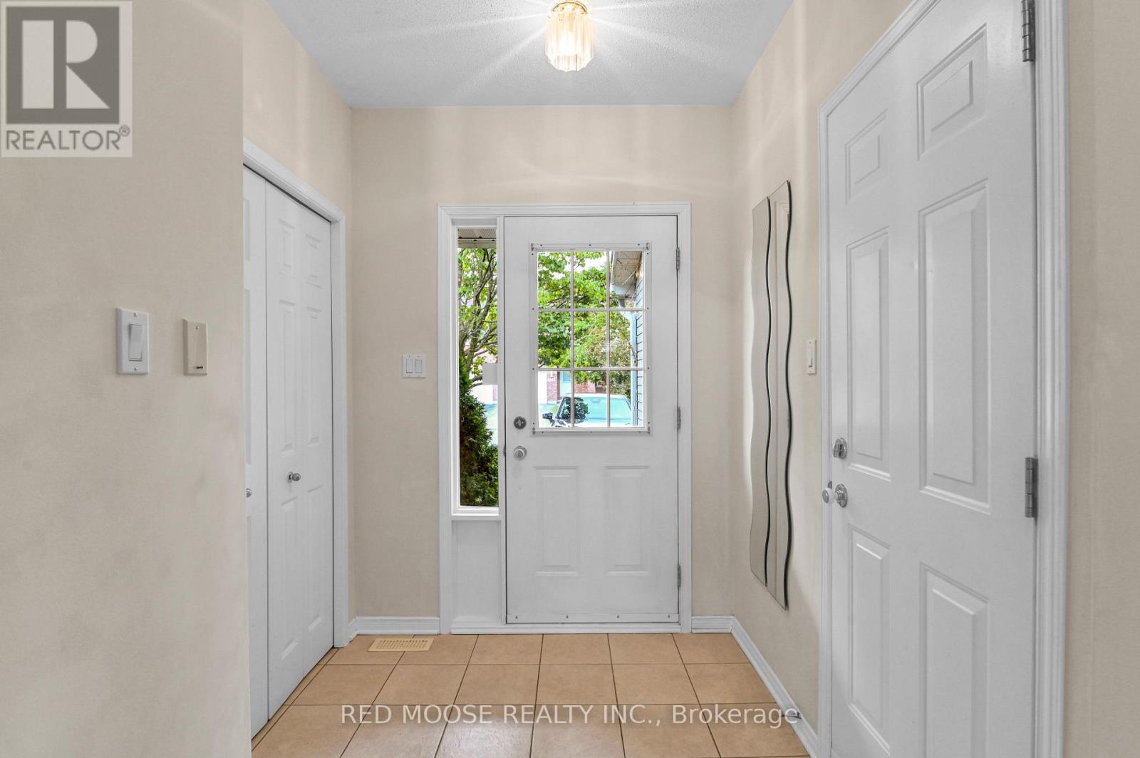 4569 Ogilvie Walk Crescent, Ottawa, Ontario  K1J 1G5 - Photo 4 - X12432542