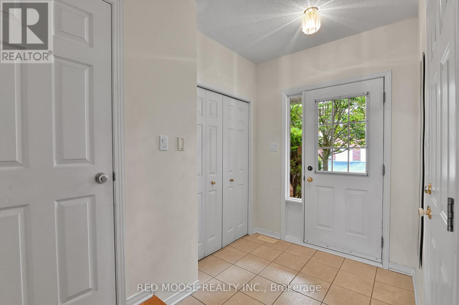 4569 Ogilvie Walk Crescent, Ottawa, Ontario  K1J 1G5 - Photo 5 - X12432542