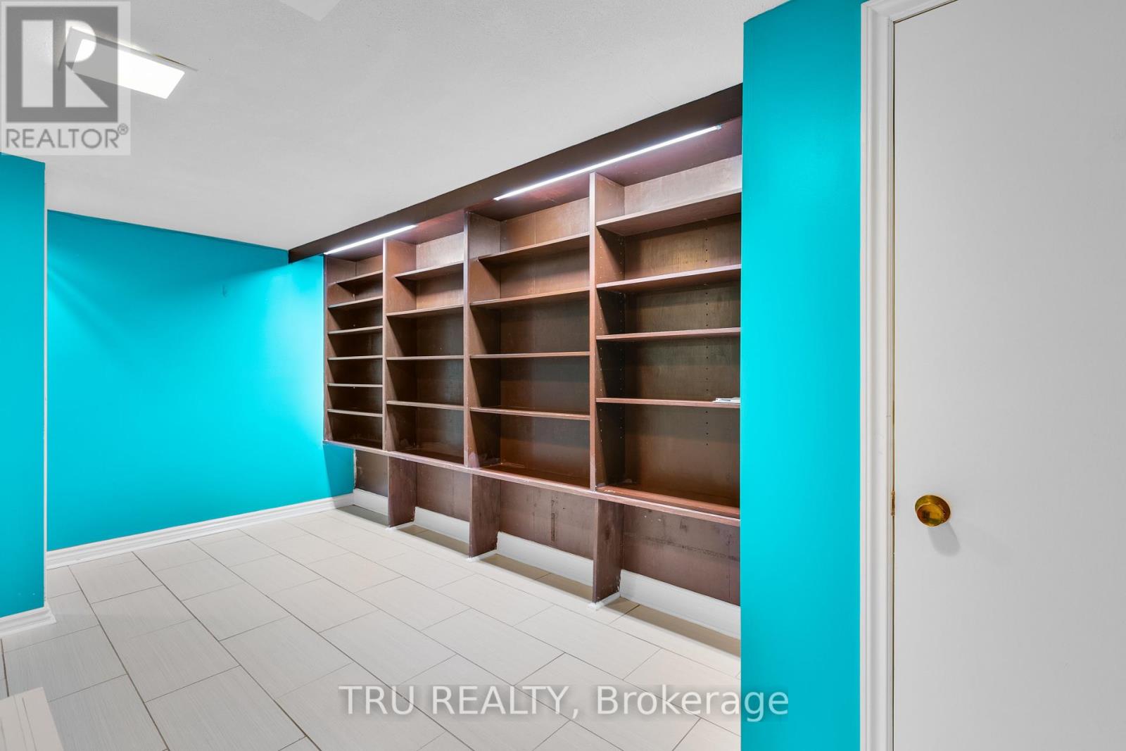 715 Mooneys Bay Place, Ottawa, Ontario  K1V 8W4 - Photo 32 - X12432597