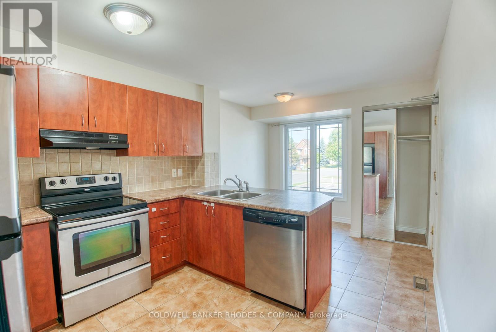 114 Brentmore Private, Ottawa, Ontario  K4A 0B7 - Photo 3 - X12432619