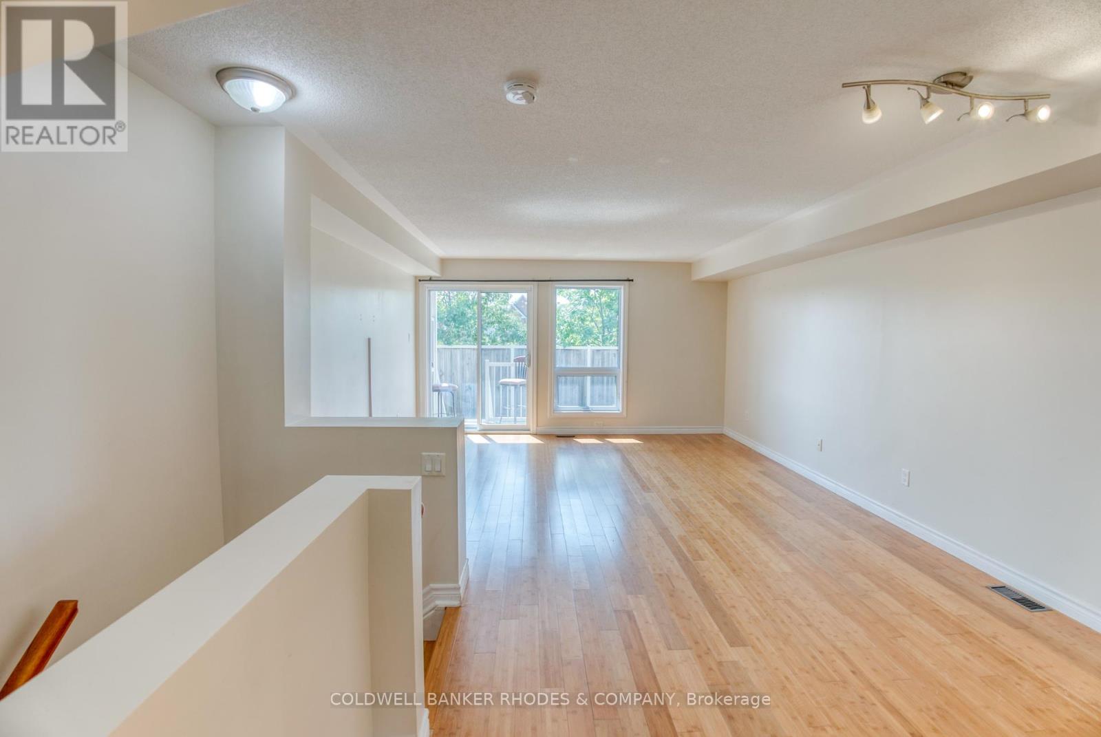 114 Brentmore Private, Ottawa, Ontario  K4A 0B7 - Photo 6 - X12432619