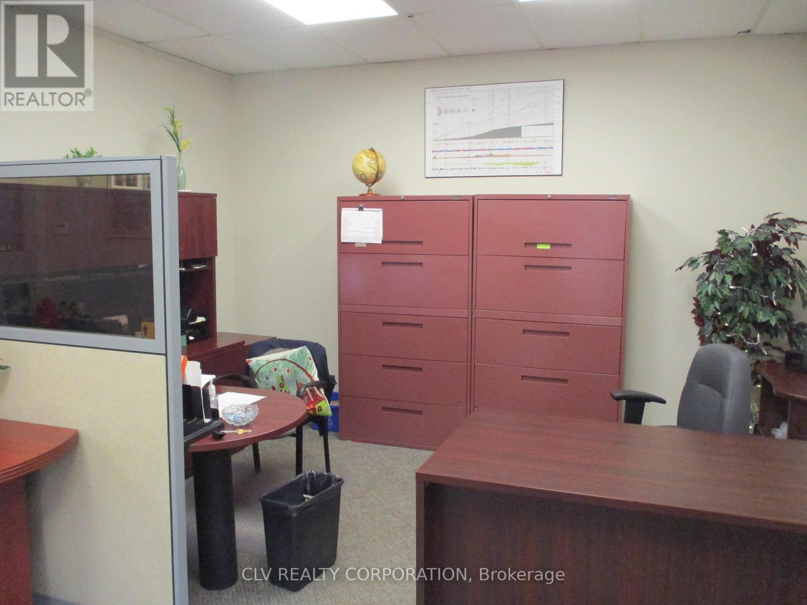 202 - 666 Kirkwood Avenue, Ottawa, Ontario K1Z 5X9 - Photo 2 - X12432629