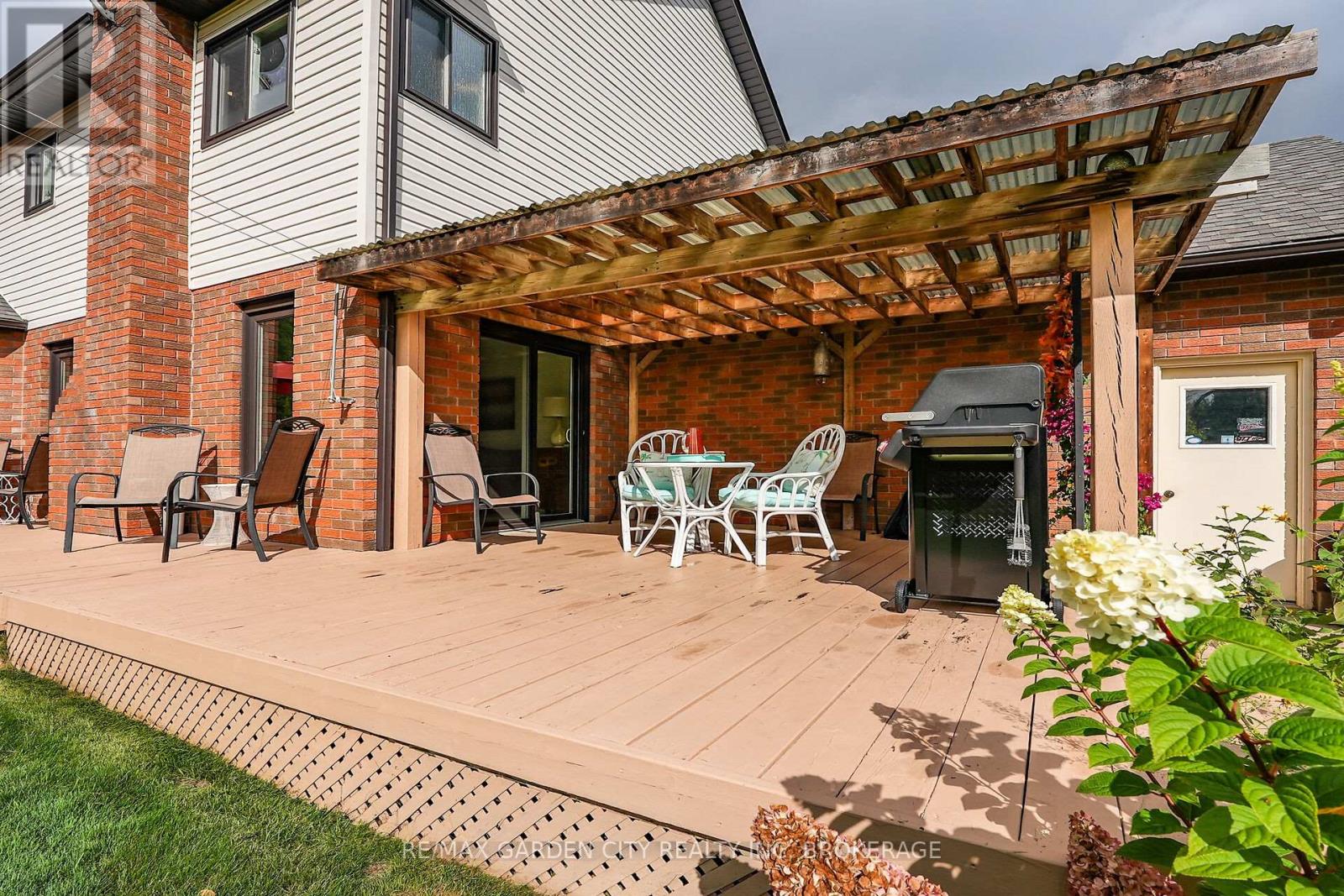 8 Steflar Street, Pelham (Fonthill), Ontario  L0S 1E4 - Photo 34 - X12432588