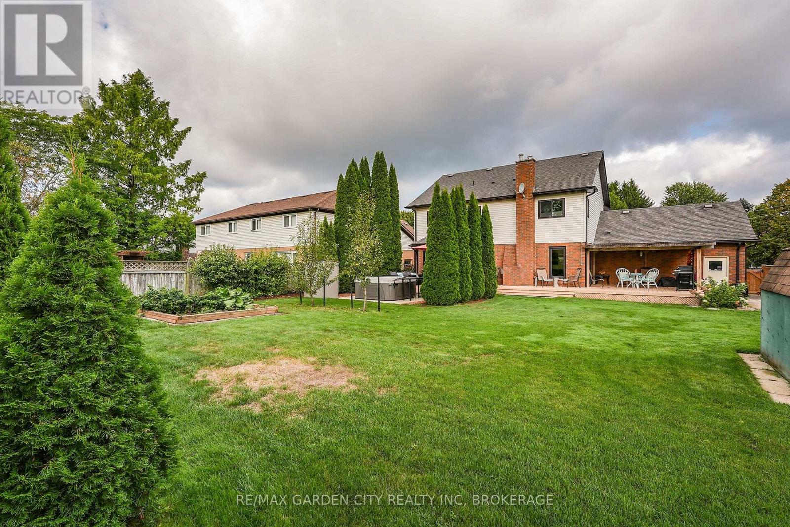 8 Steflar Street, Pelham (Fonthill), Ontario  L0S 1E4 - Photo 39 - X12432588