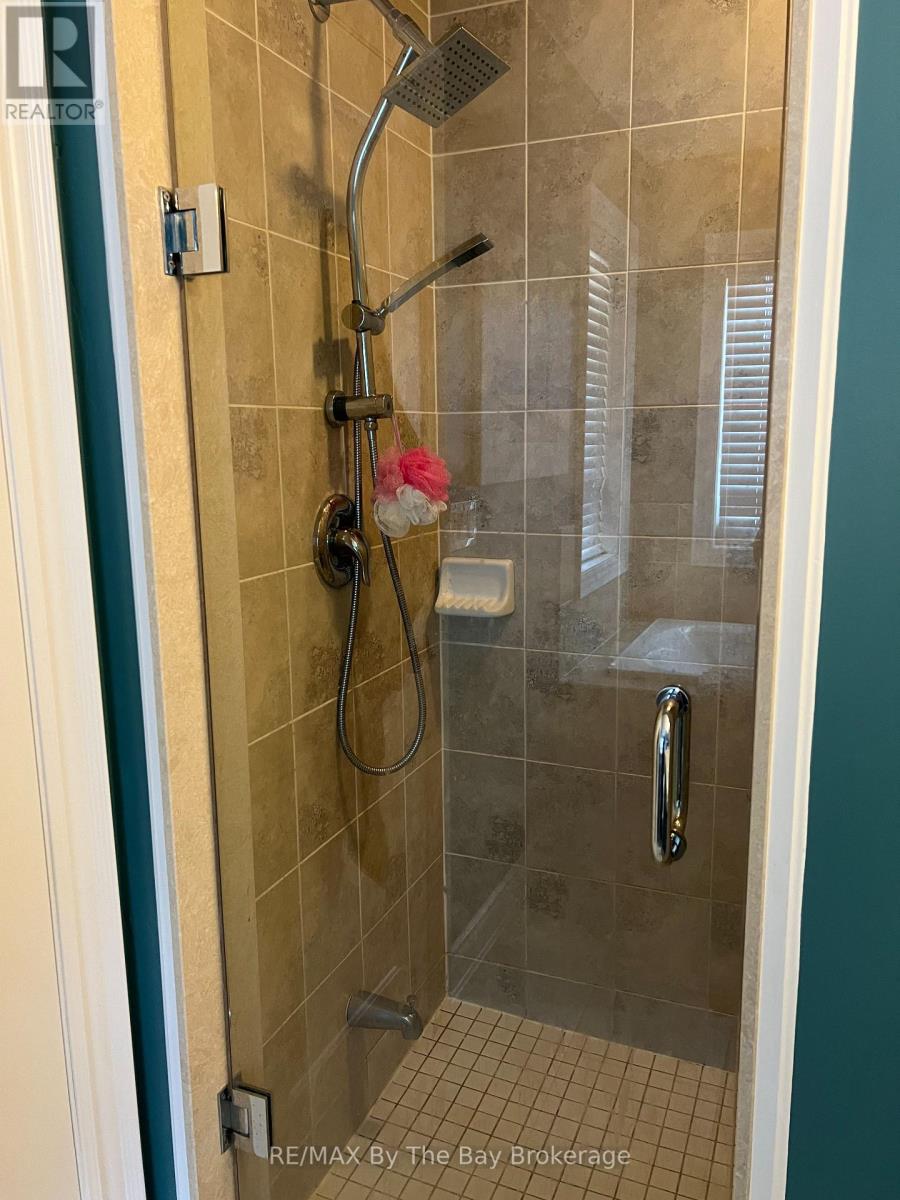 46 Sandy Coast Crescent, Wasaga Beach, Ontario  L9Z 0G1 - Photo 19 - S12432626