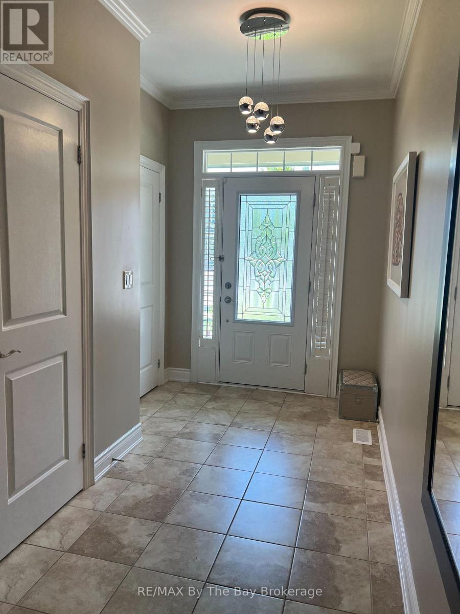 46 Sandy Coast Crescent, Wasaga Beach, Ontario  L9Z 0G1 - Photo 3 - S12432626