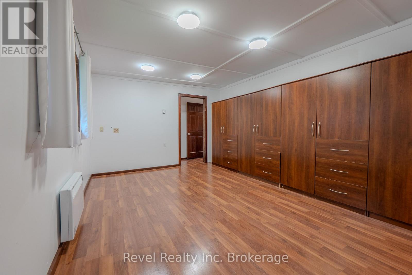 280 Sunnyside Road, Bonfield, Ontario  P0H 1E0 - Photo 14 - X12432568