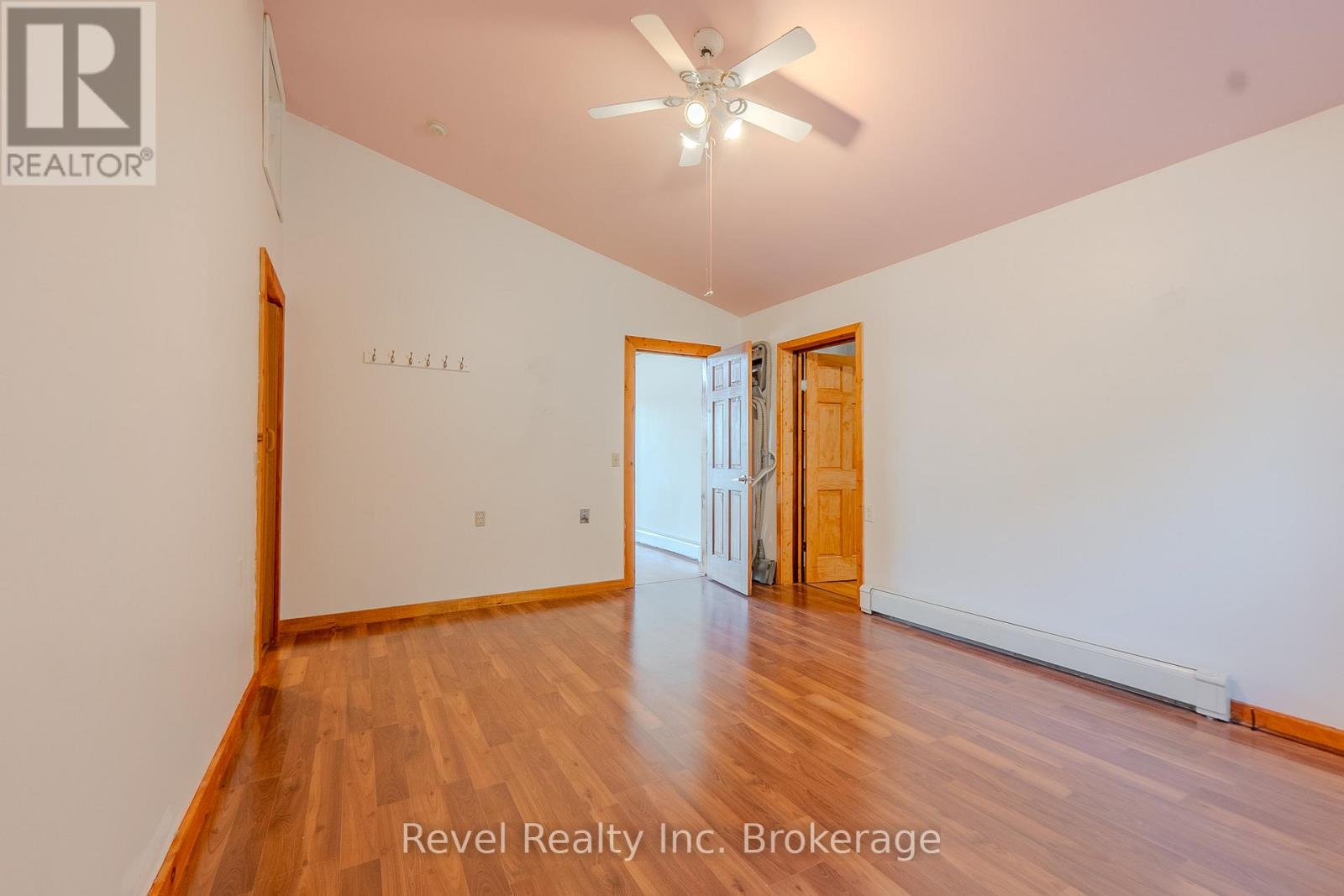 280 Sunnyside Road, Bonfield, Ontario  P0H 1E0 - Photo 6 - X12432568