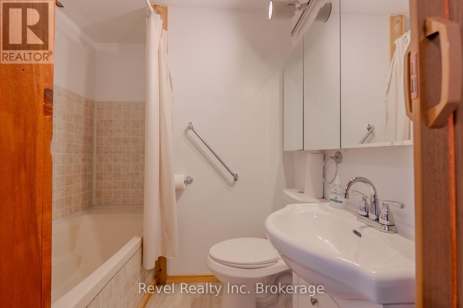 280 Sunnyside Road, Bonfield, Ontario  P0H 1E0 - Photo 8 - X12432568