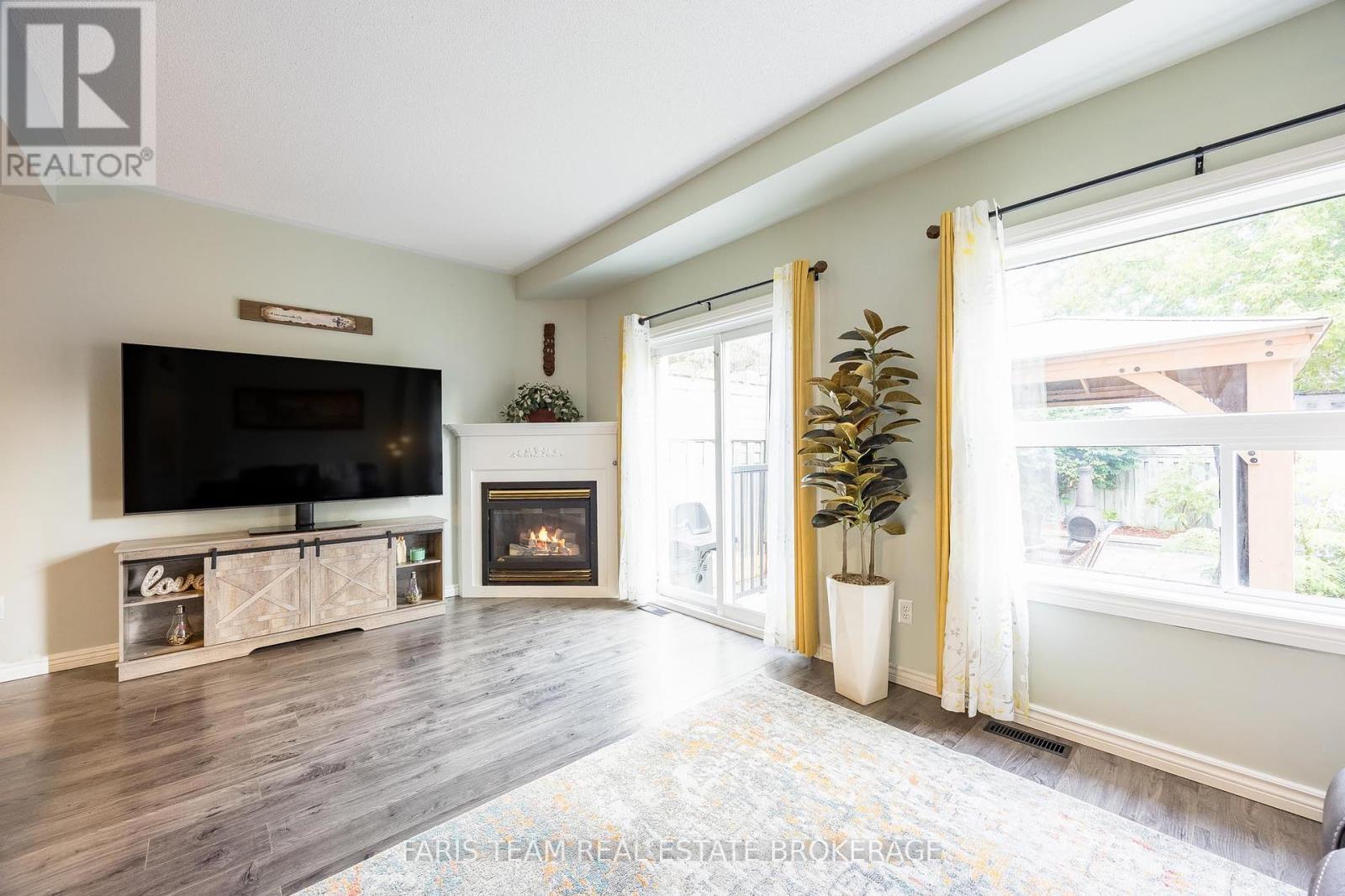 80 Bruce Crescent, Barrie (Bayshore), Ontario  L4N 8T8 - Photo 13 - S12426509
