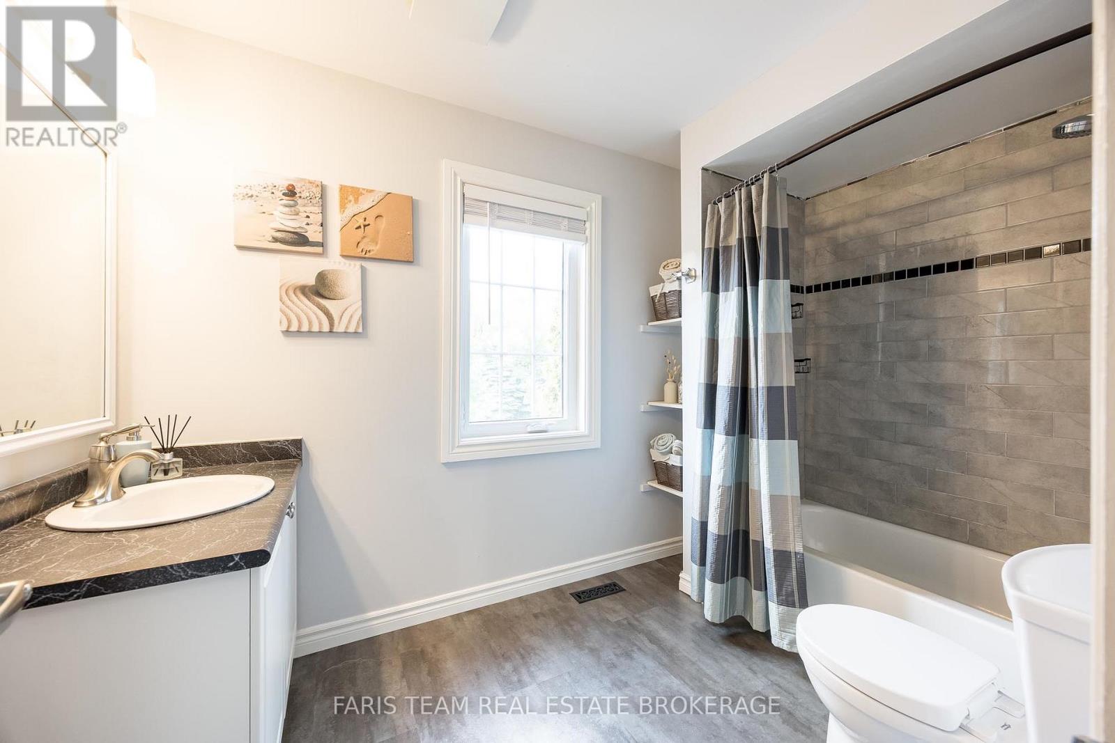 80 Bruce Crescent, Barrie (Bayshore), Ontario  L4N 8T8 - Photo 22 - S12426509