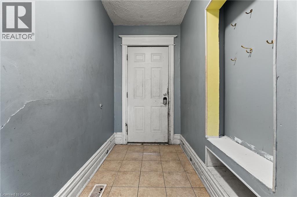 40 Rosemont Avenue, Hamilton, Ontario  L8L 2M3 - Photo 3 - 40771619