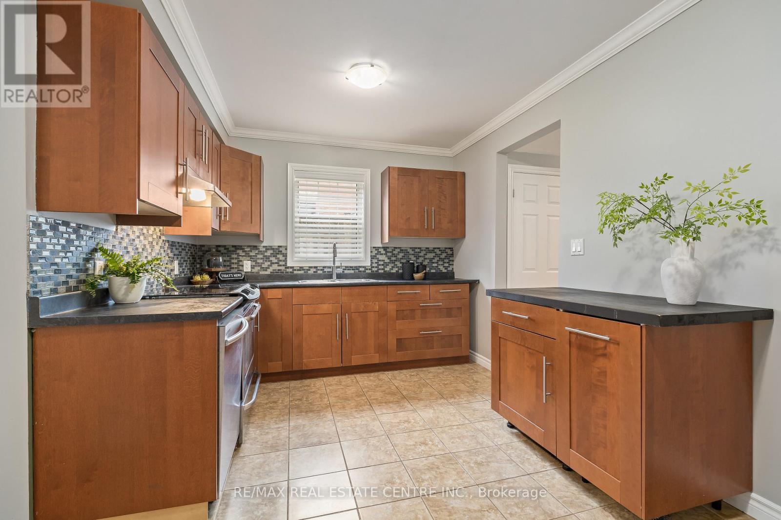 128-130 Main Street S, Halton Hills, Ontario  L7G 3E6 - Photo 11 - W12432445