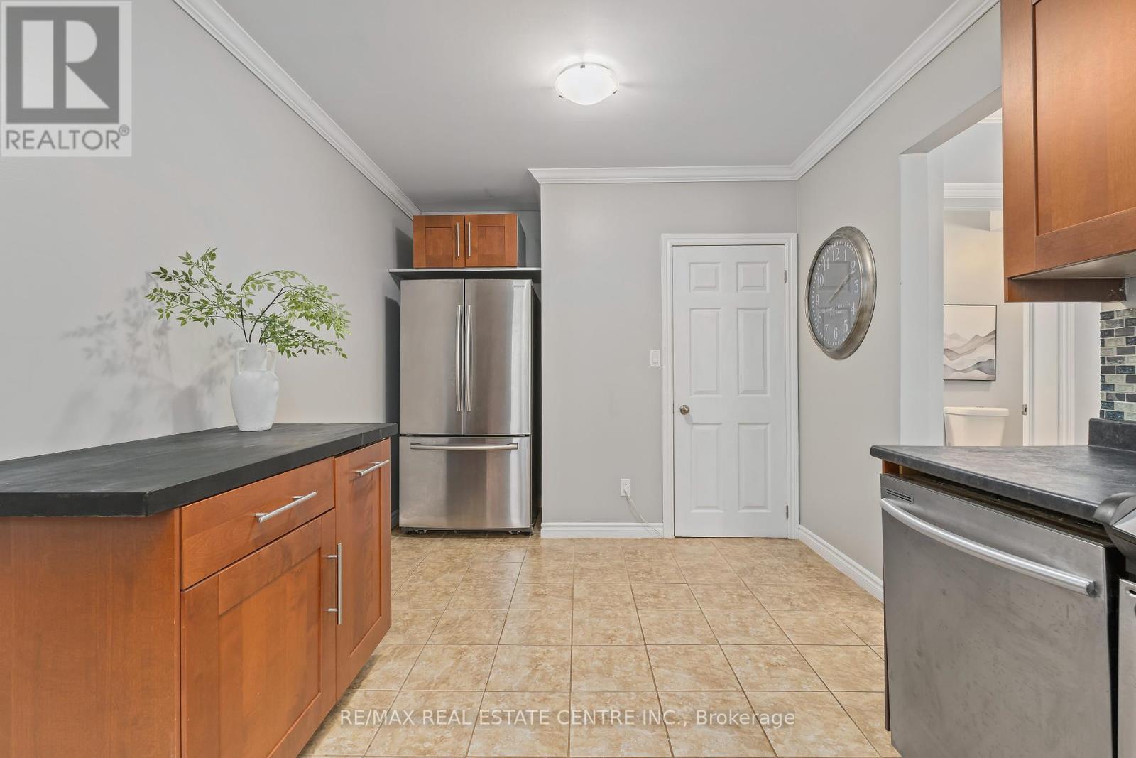 128-130 Main Street S, Halton Hills, Ontario  L7G 3E6 - Photo 13 - W12432445