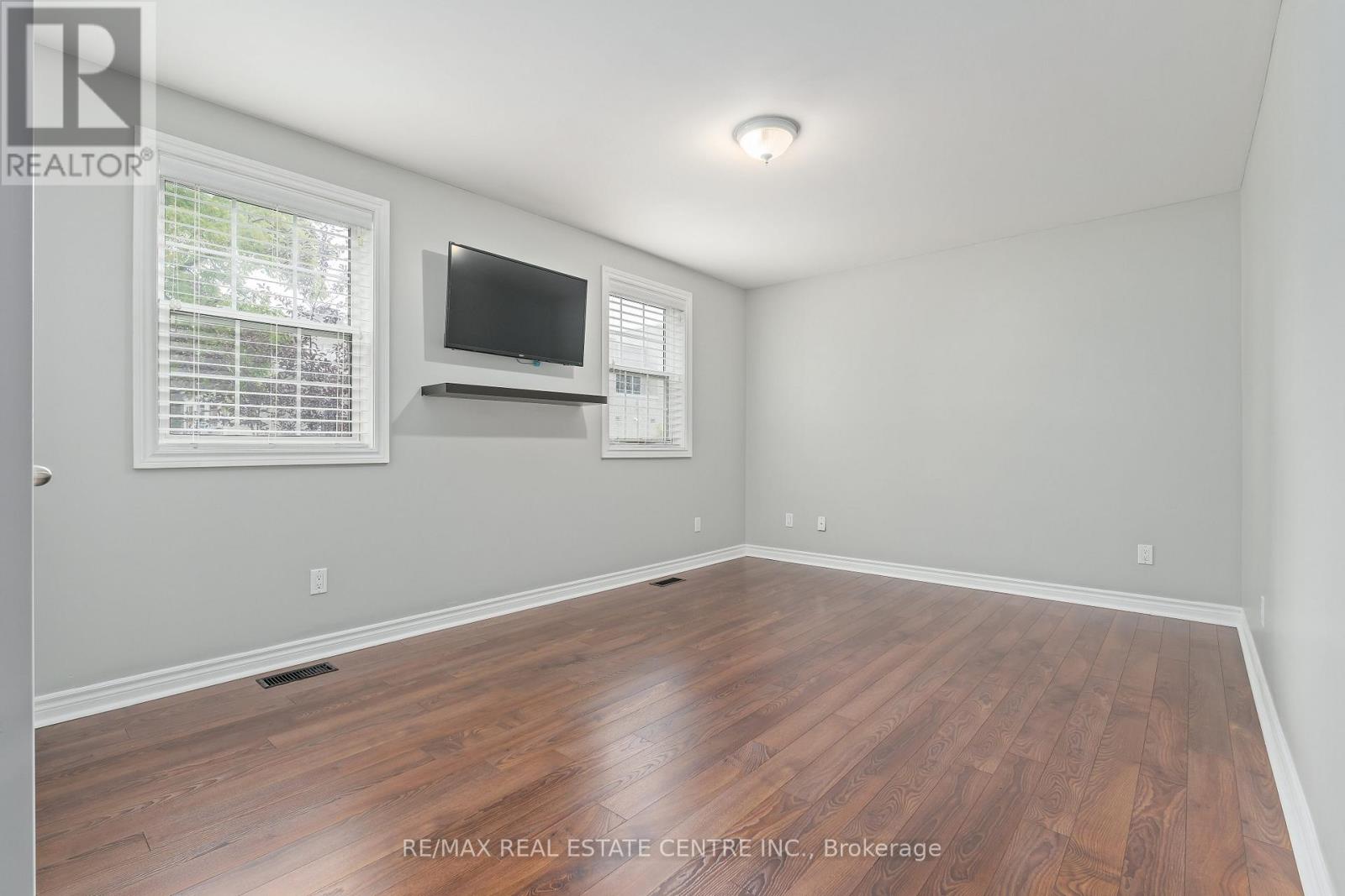 128-130 Main Street S, Halton Hills, Ontario  L7G 3E6 - Photo 19 - W12432445