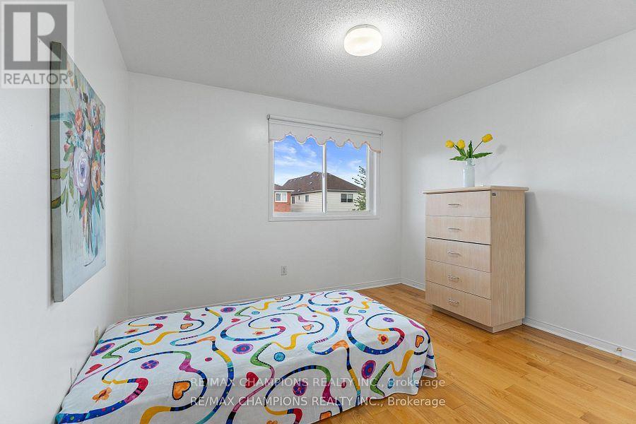 30 Larkspur Road, Brampton, Ontario  L6R 2T6 - Photo 16 - W12432474