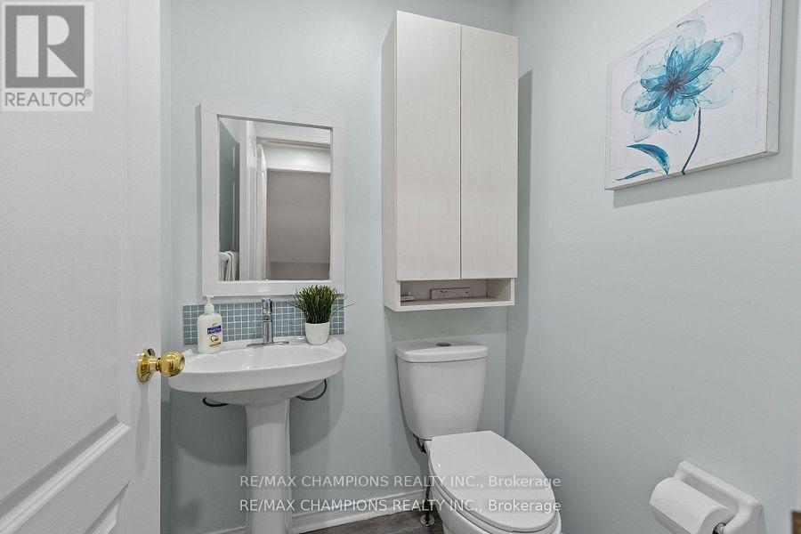 30 Larkspur Road, Brampton, Ontario  L6R 2T6 - Photo 24 - W12432474