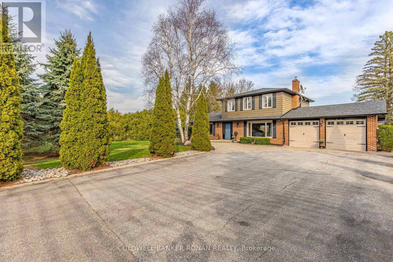 9581 Old Church Road, Caledon, Ontario  L7E 0P9 - Photo 2 - W12432492
