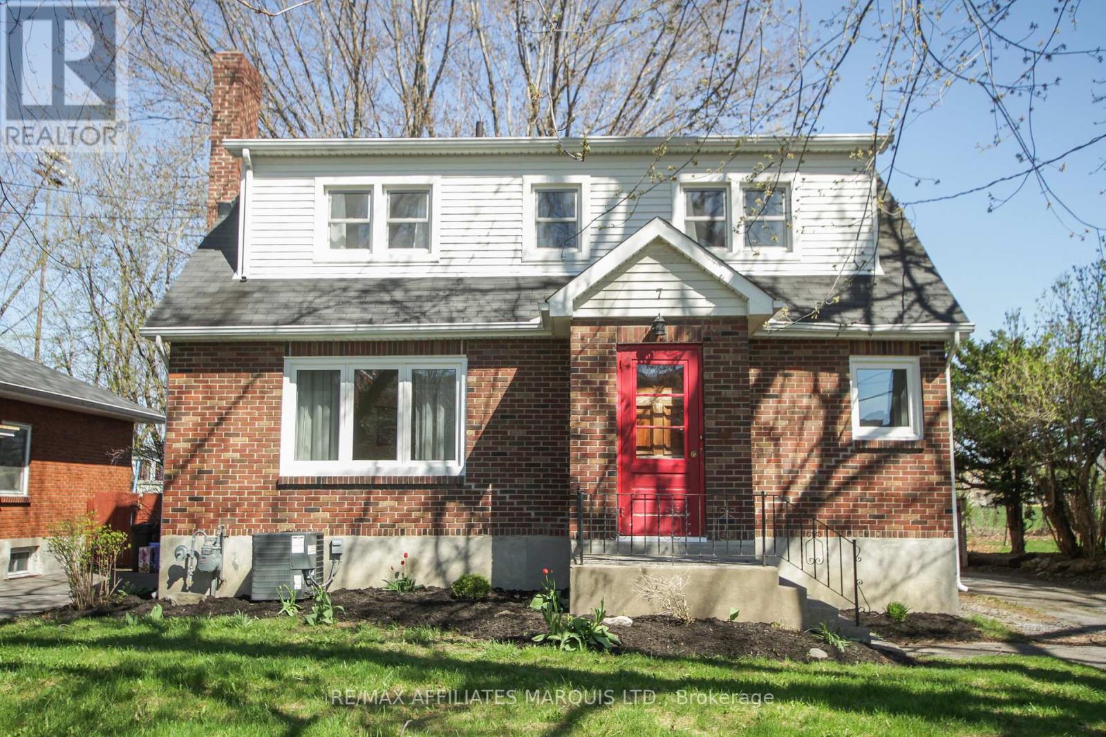 7 OLD ORCHARD AVENUE, Cornwall, Ontario