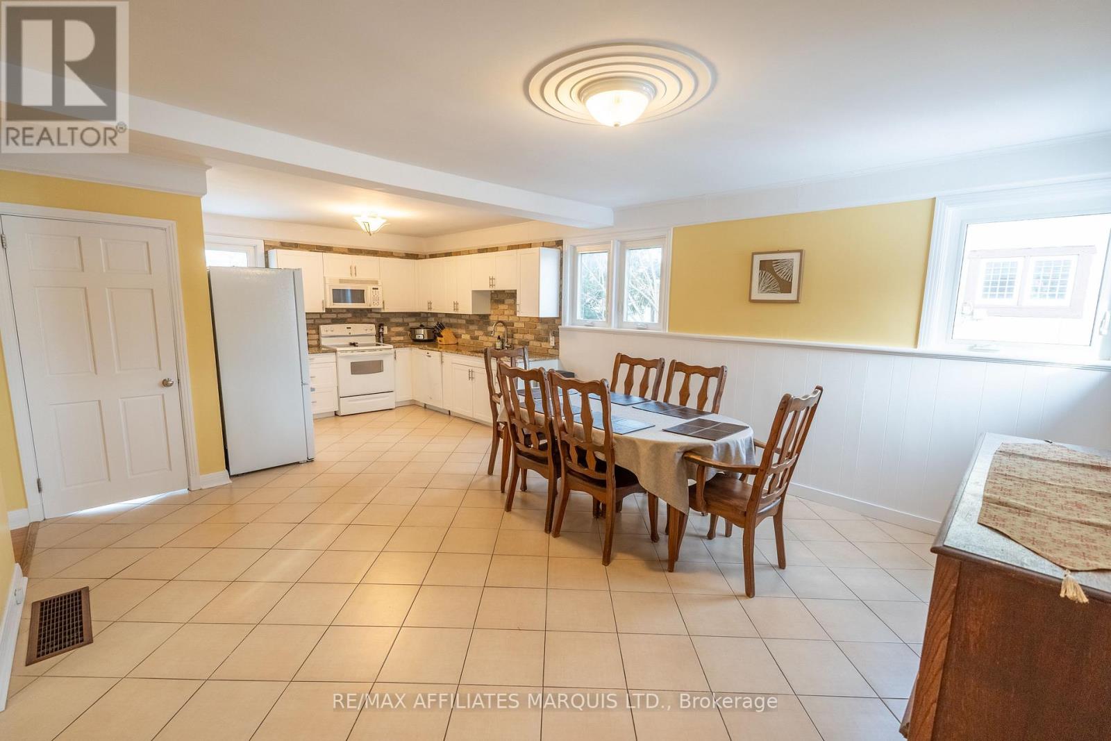 7 Old Orchard Avenue, Cornwall, Ontario  K6H 2H1 - Photo 11 - X12432589