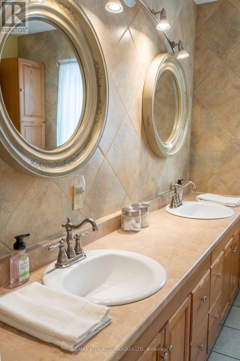 7 Old Orchard Avenue, Cornwall, Ontario  K6H 2H1 - Photo 27 - X12432589