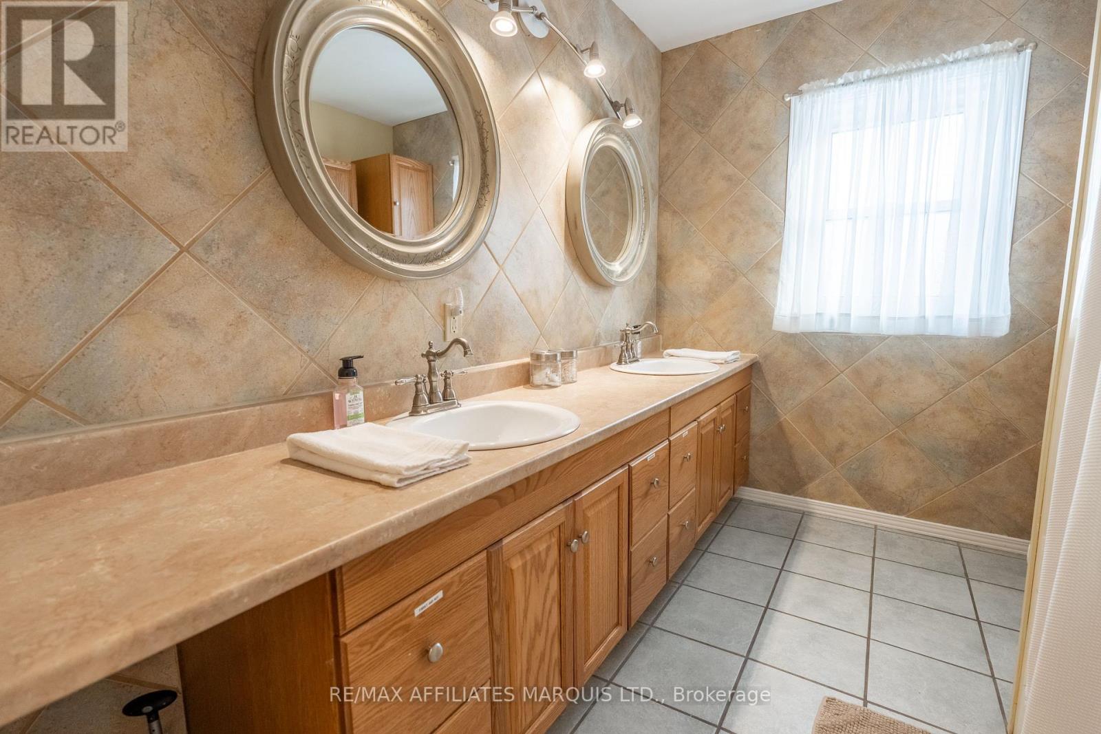 7 Old Orchard Avenue, Cornwall, Ontario  K6H 2H1 - Photo 28 - X12432589