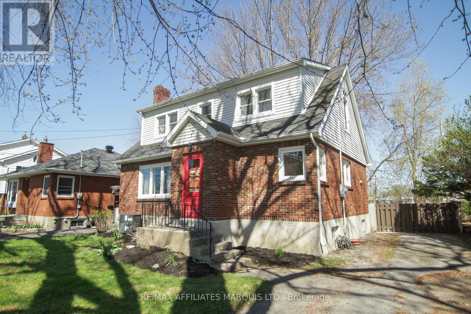 7 Old Orchard Avenue, Cornwall, Ontario  K6H 2H1 - Photo 4 - X12432589