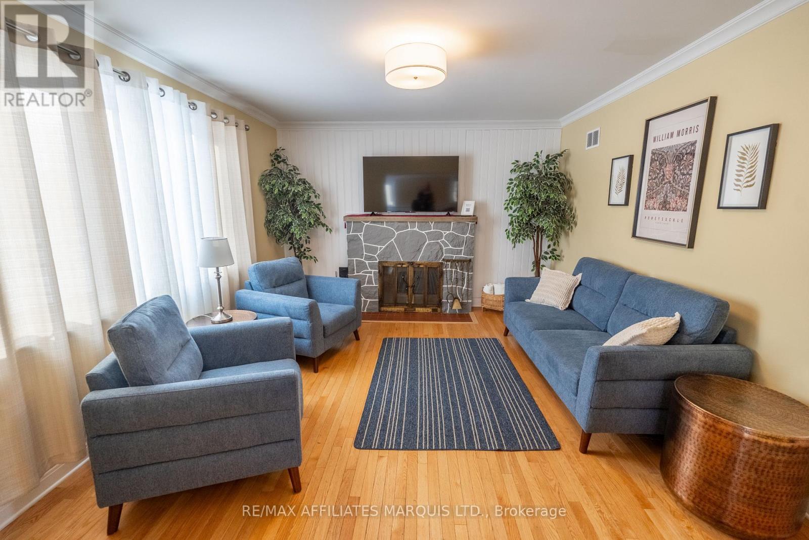 7 Old Orchard Avenue, Cornwall, Ontario  K6H 2H1 - Photo 6 - X12432589