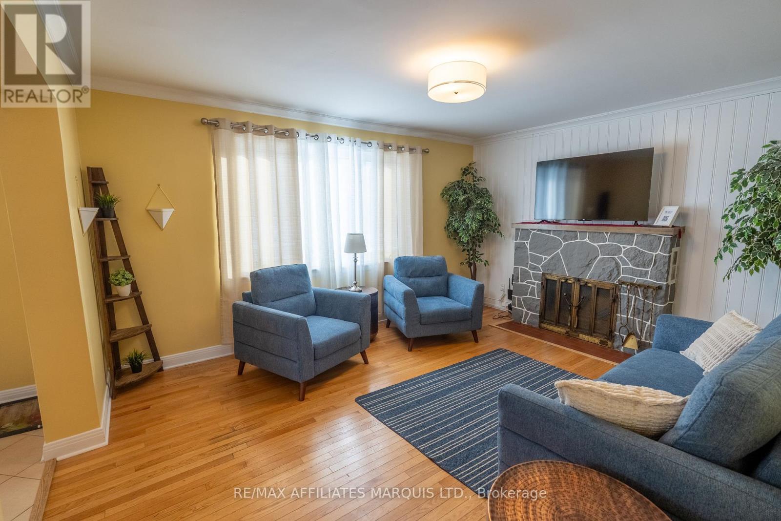 7 Old Orchard Avenue, Cornwall, Ontario  K6H 2H1 - Photo 9 - X12432589