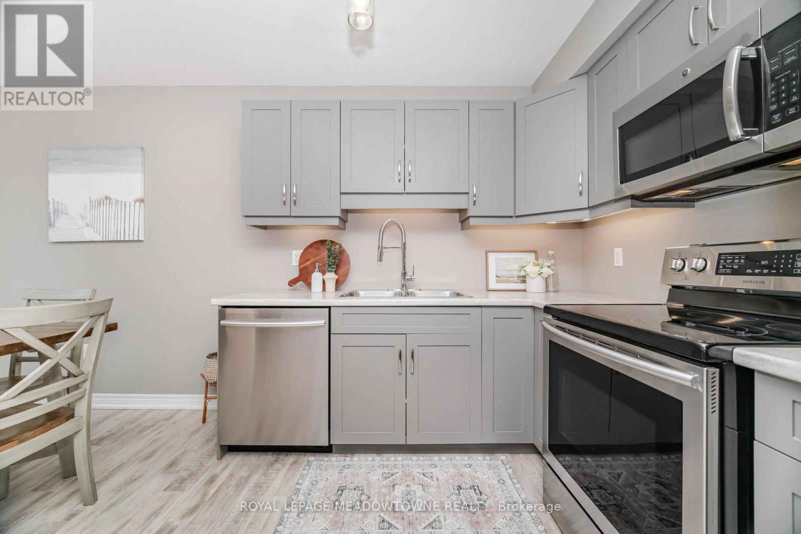 6338 Shapton Crescent, Niagara Falls, Ontario  L2H 0L9 - Photo 17 - X12432462