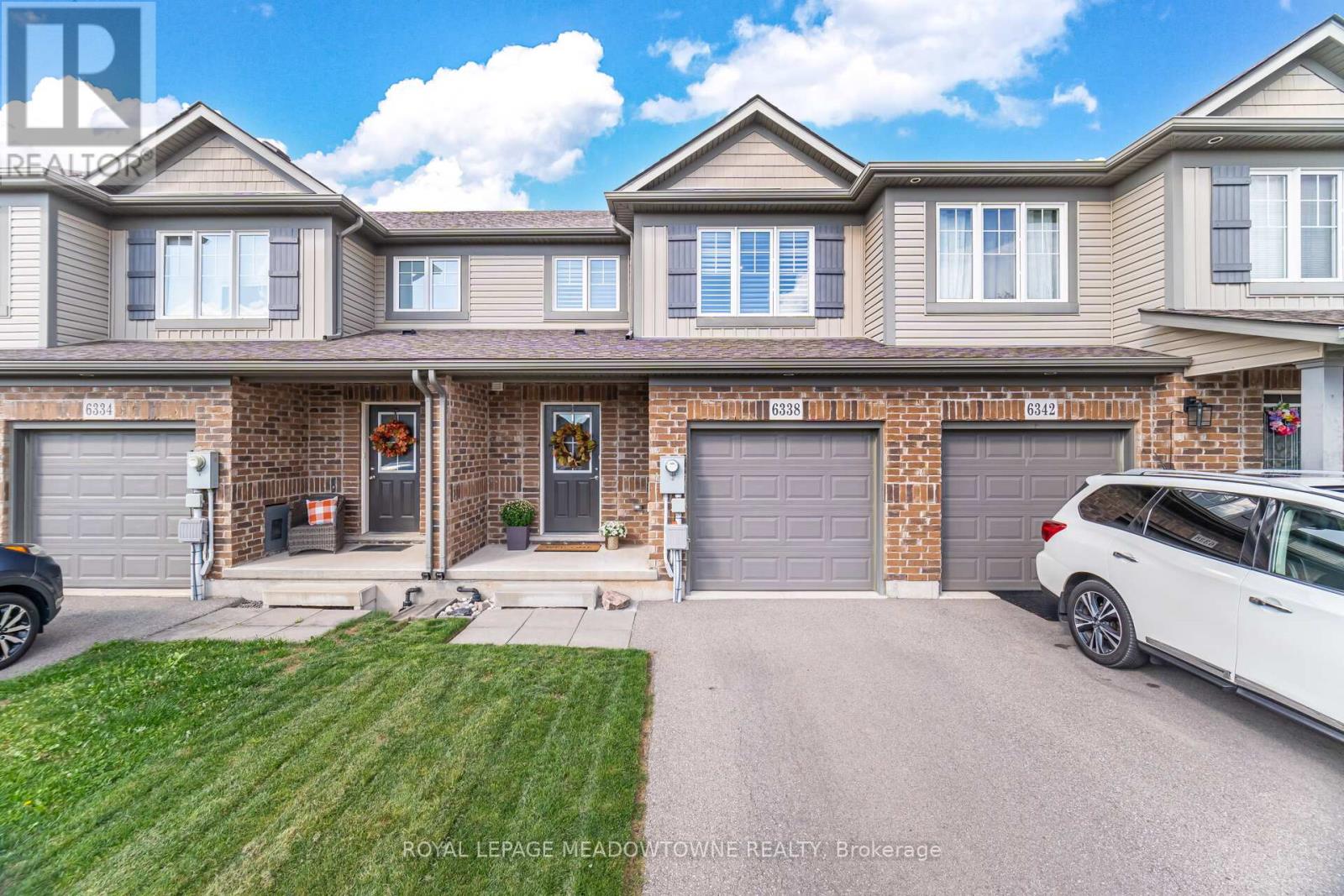 6338 Shapton Crescent, Niagara Falls, Ontario  L2H 0L9 - Photo 2 - X12432462