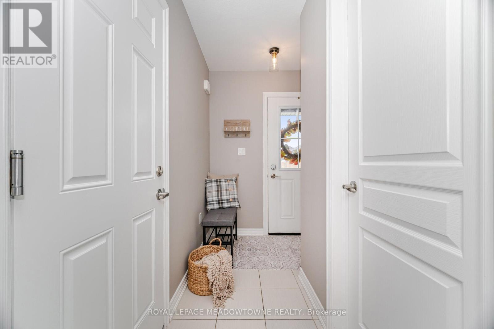 6338 Shapton Crescent, Niagara Falls, Ontario  L2H 0L9 - Photo 4 - X12432462