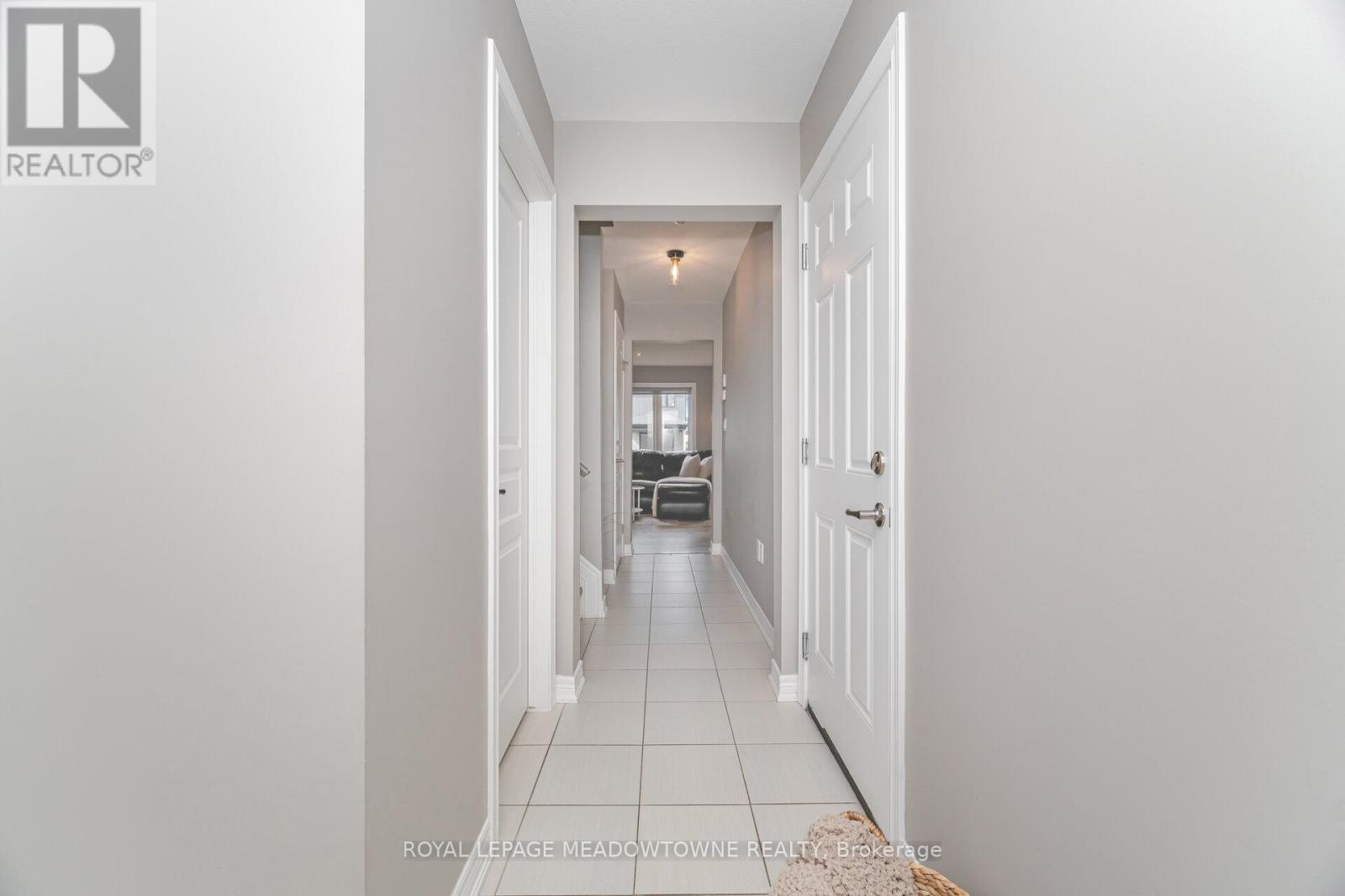 6338 Shapton Crescent, Niagara Falls, Ontario  L2H 0L9 - Photo 5 - X12432462