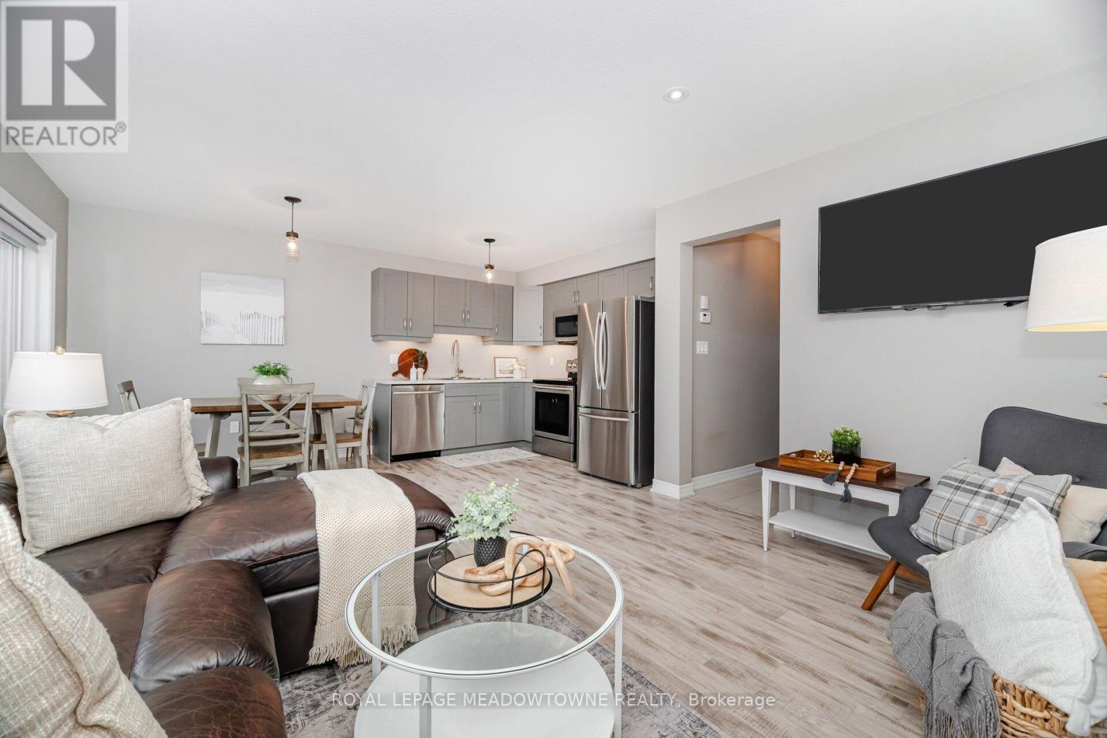 6338 Shapton Crescent, Niagara Falls, Ontario  L2H 0L9 - Photo 6 - X12432462